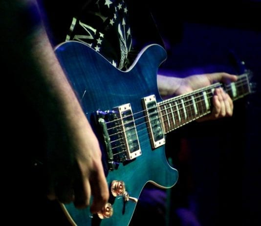 guitarra-azul