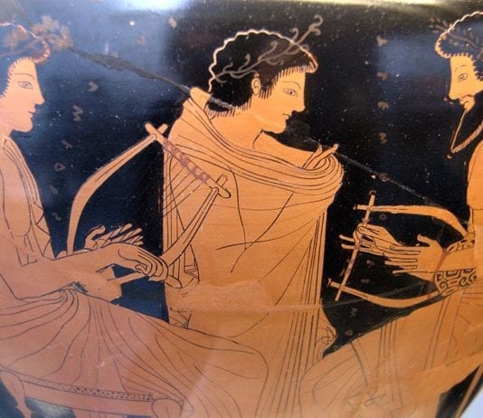 ceramica-com-imagem-de-musicos-da-gracia-antiga