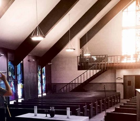 como-microfonar-em-uma-igreja